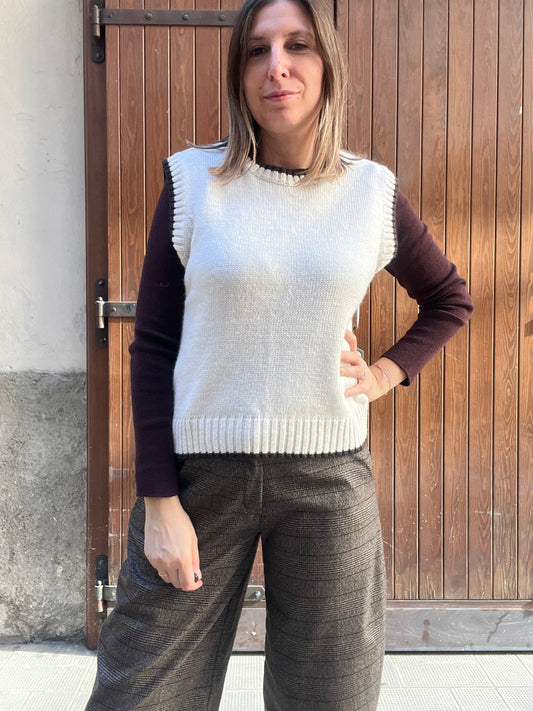 Gilet in maglia con profili a contrasto